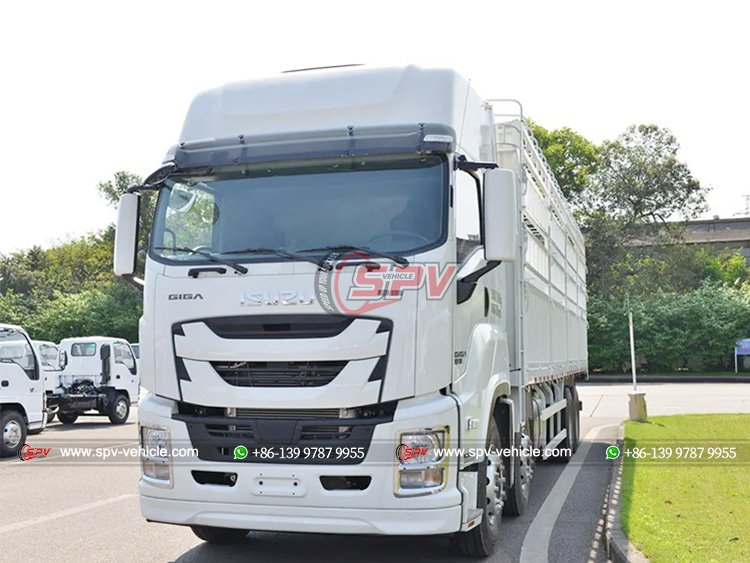 ISUZU GIGA 8x4 Fence Cargo Truck - Front Left Side